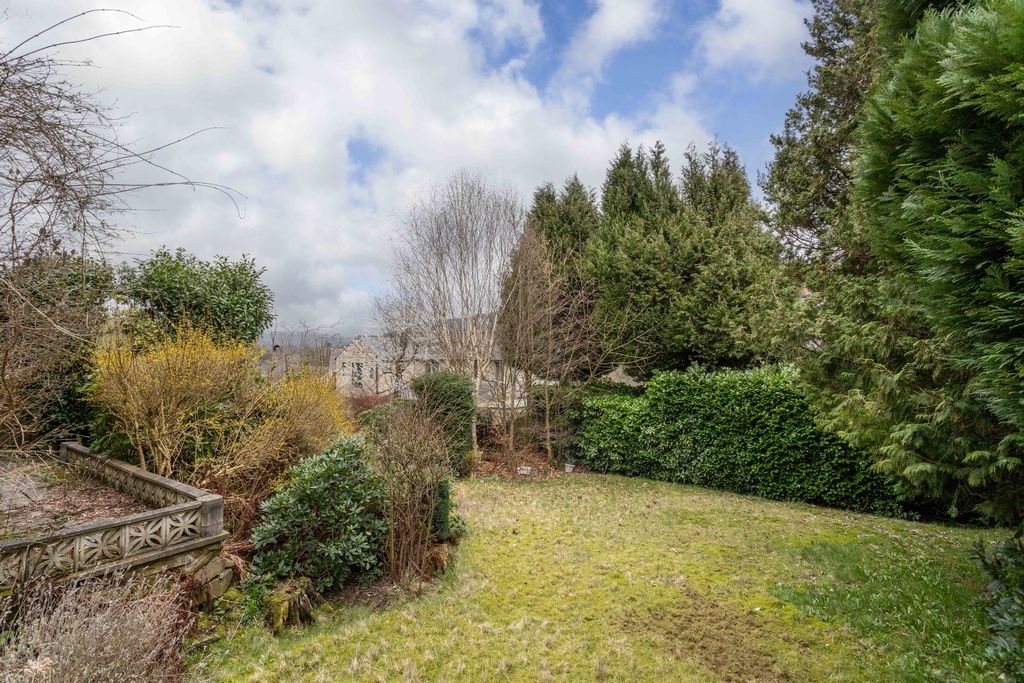 Higher Park Royd Drive